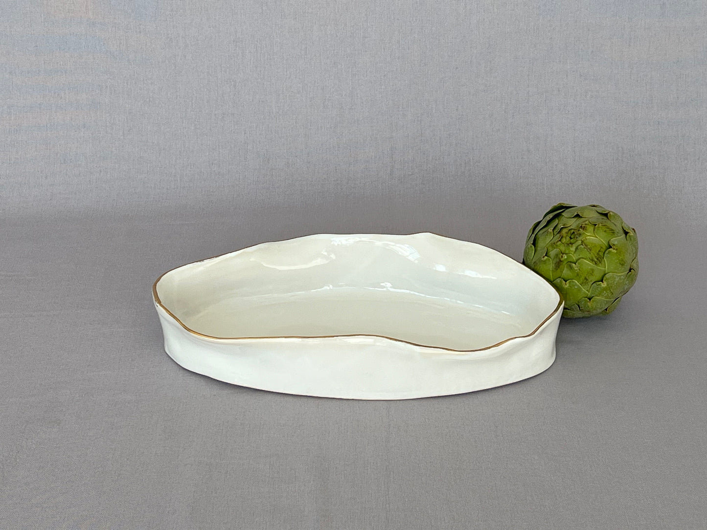 CERAMICS - Oval platter - Shallow - Gold rim