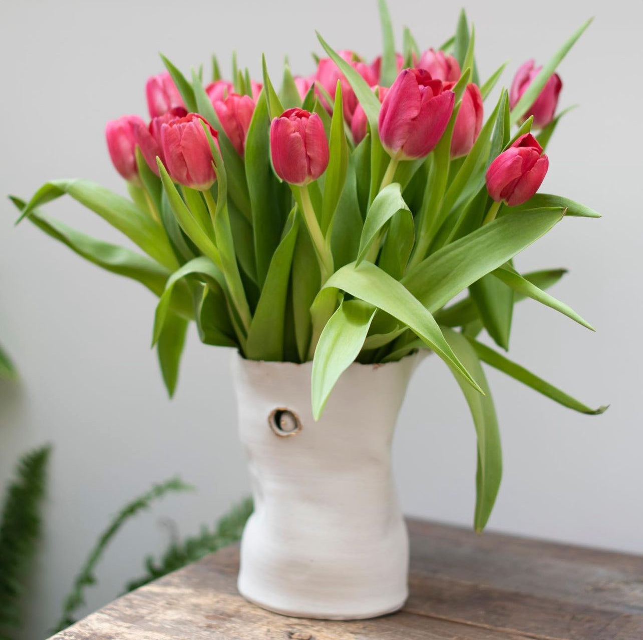 SYMA CERAMICS - On The Lookout vase - L